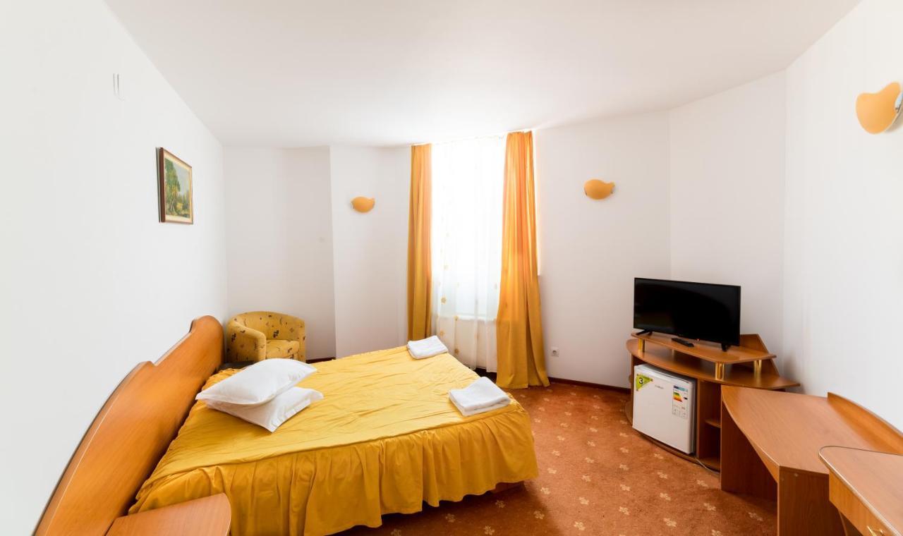 Hotel Atlantis Tulcea Ngoại thất bức ảnh