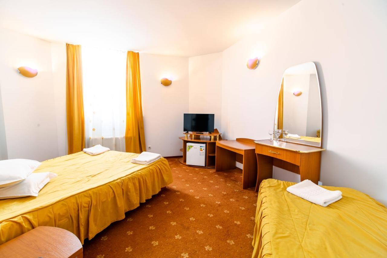 Hotel Atlantis Tulcea Ngoại thất bức ảnh