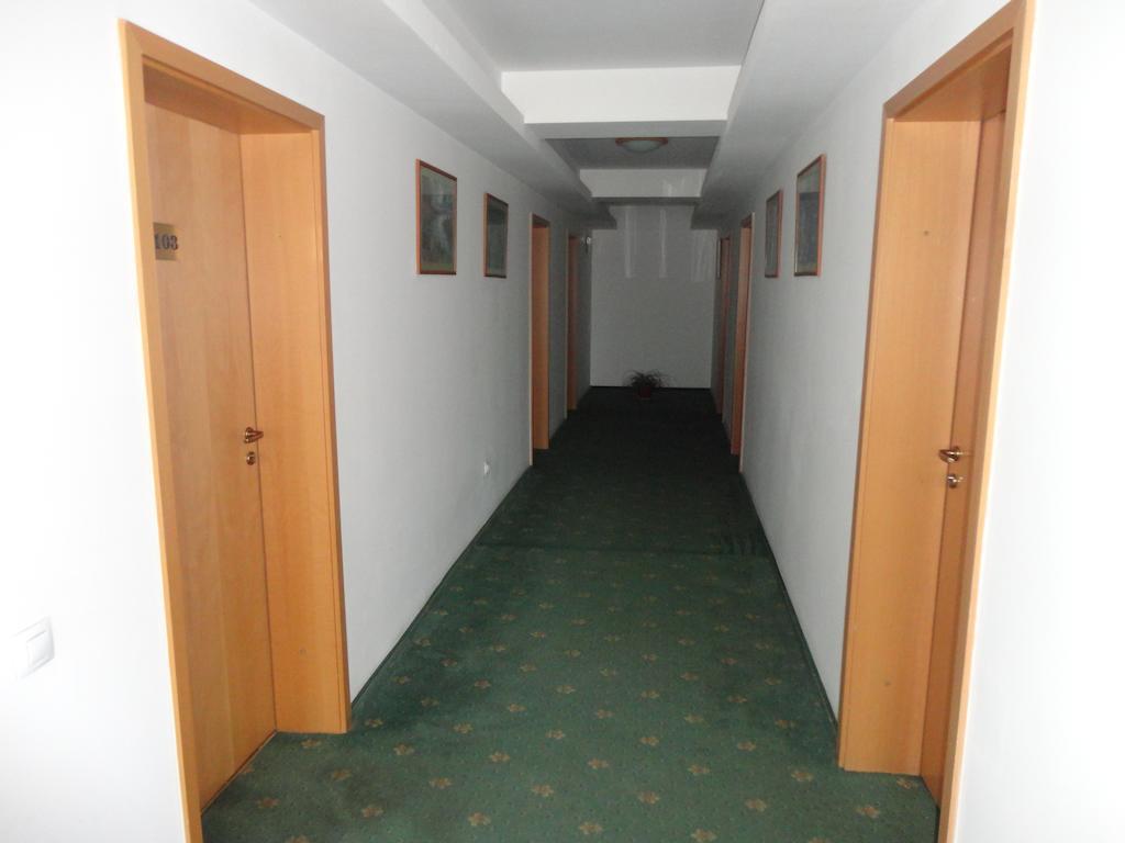 Hotel Atlantis Tulcea Ngoại thất bức ảnh