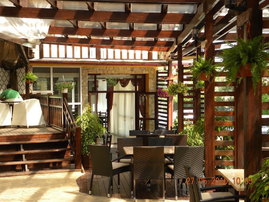 Hotel Atlantis Tulcea Ngoại thất bức ảnh